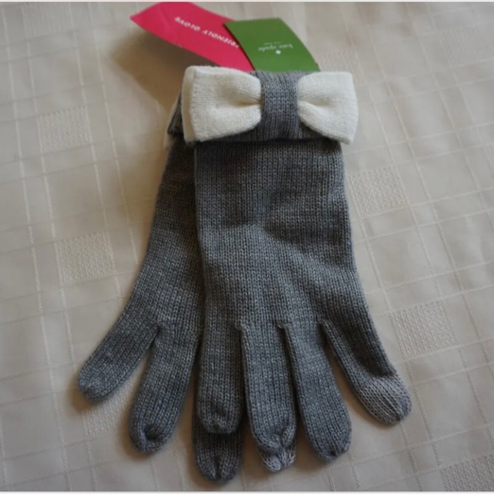 Kate Spade Women’s Gloves with Colorblock Bow. Grey with White Bow.